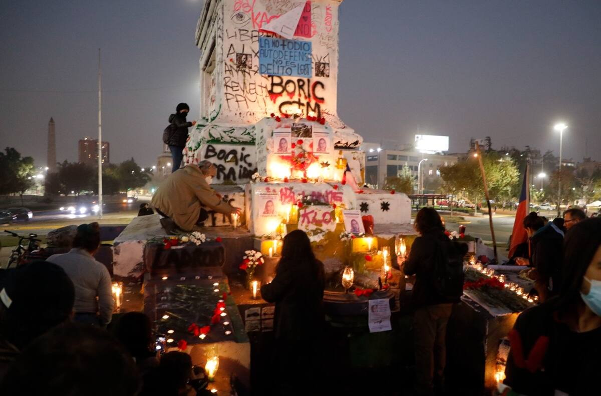 Hubo nuevas manifestaciones en Plaza Italia con homenaje a Francisca Sandoval