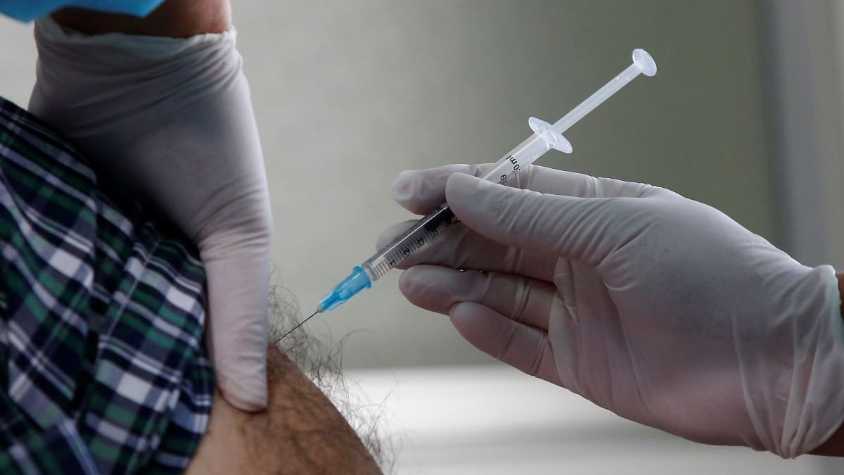 Covid 19: Sochimi advierte que en Chile no habrá vacunación masiva hasta mediados de 2021