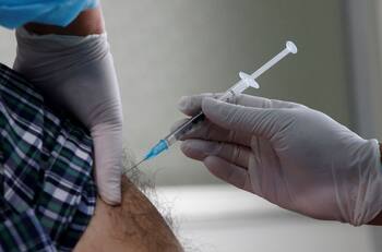 Covid 19: Sochimi advierte que en Chile no habrá vacunación masiva hasta mediados de 2021