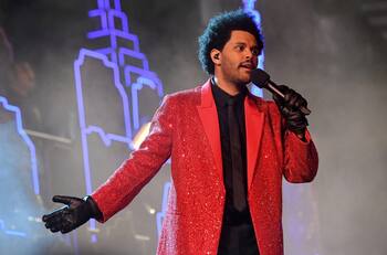 The Weeknd animó el show del entretiempo del Super Bowl LV con sus mejores hits