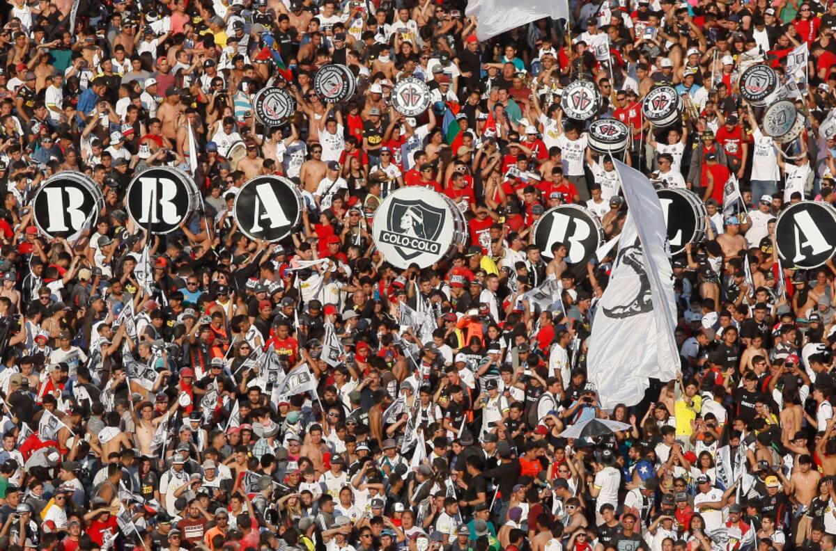 Hinchada de Colo Colo está compitiendo por ser la mejor del mundo