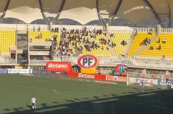 ¿Cómo entraron? Gran presencia de hinchas de Colo Colo en Quillota para el duelo vs Limache