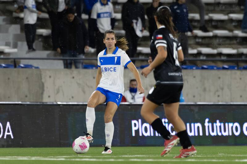 La defensora, en el partido inaugural del Claro Arena. Foto: Felipe Escobedo/En Cancha.