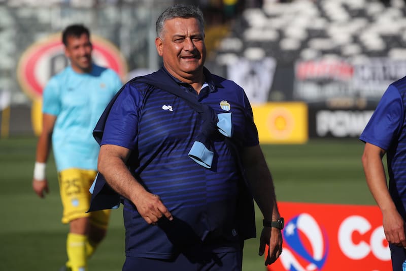 suena para asumir la banca de Ñublense. Foto: Aton.