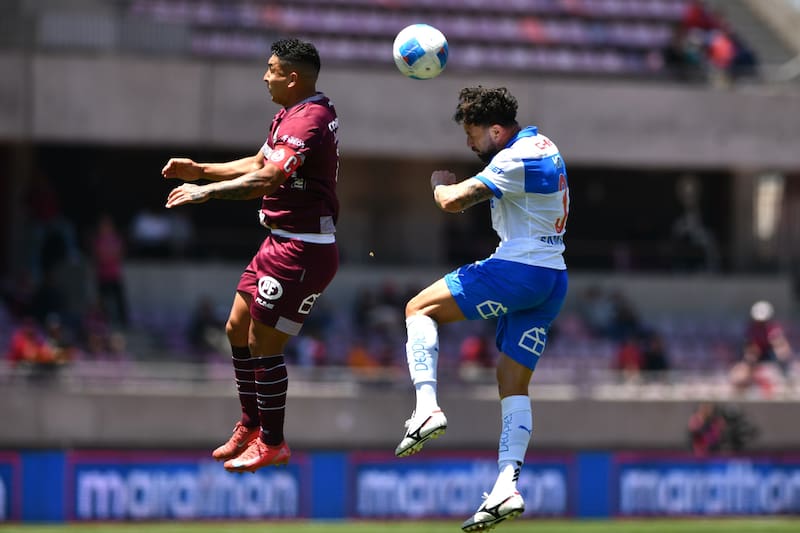 Es uno de los tres partidos del fútbol chileno que hoy van por TV. Foto: Agencia Aton