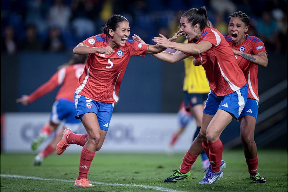 Más de 900 mil personas en promedio tuvo la transmisión del triunfo de La Roja sobre Ecuador. Foto: Prensa Conmebol.