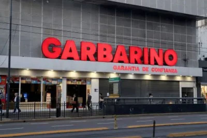 La tienda de electrodoméstico debe salarios a más de 4.000 empleados.