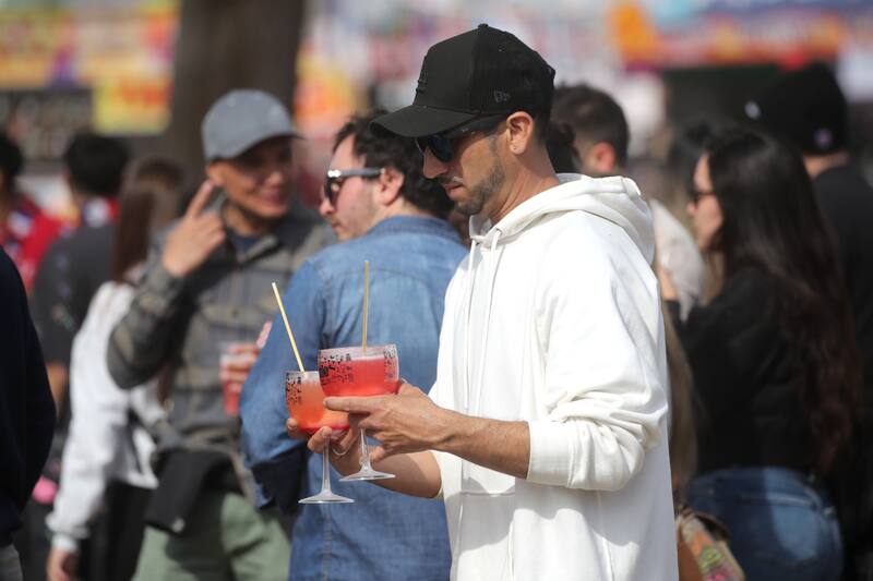 Hay gran incertidumbre respecto a si lloverá o no en la Región Metropolitana en medio de los festejos del 18 de septiembre. Créditos: Jonnathan Oyarzun/Aton Chile