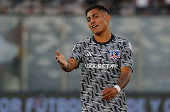 El “error gramatical” en un lienzo que enfrentó a hinchas de Colo Colo y la U en redes sociales