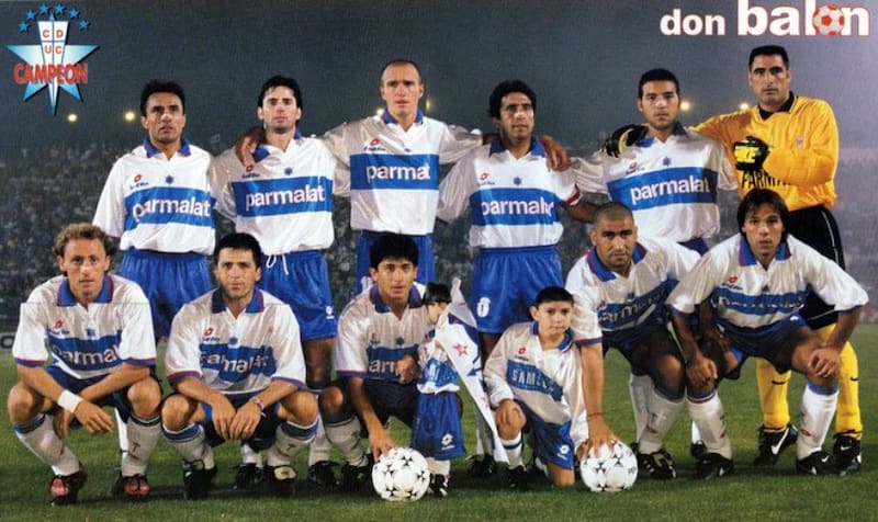 En la formación de Universidad Católica, campeón del Apertura 1997, una participación que el hincha albo "todavía me la cobra", dice el defensa. Foto: Revista Don Balón