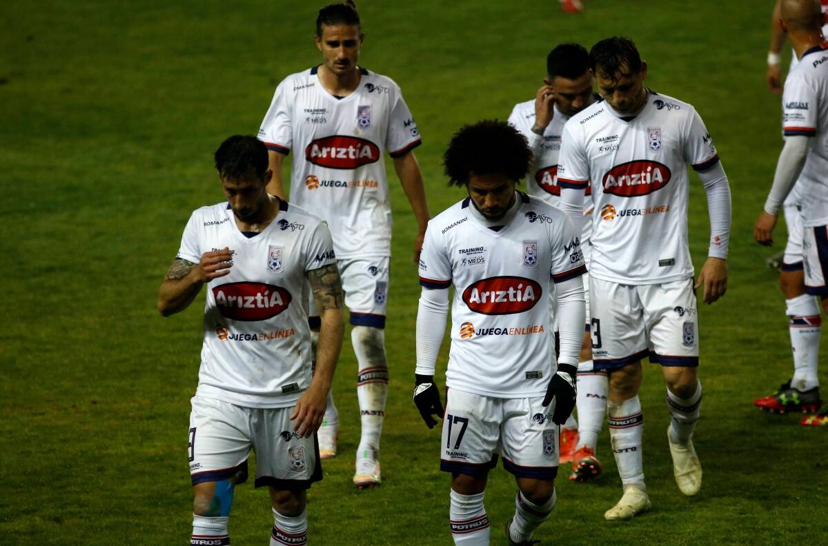 Se arrancan los "Potros": DT de Deportes Melipilla firmó en equipo de la Primera B