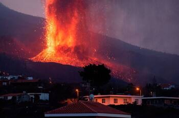 Las devastadoras imágenes de la erupción del volcán Cumbre Vieja en Islas Canarias