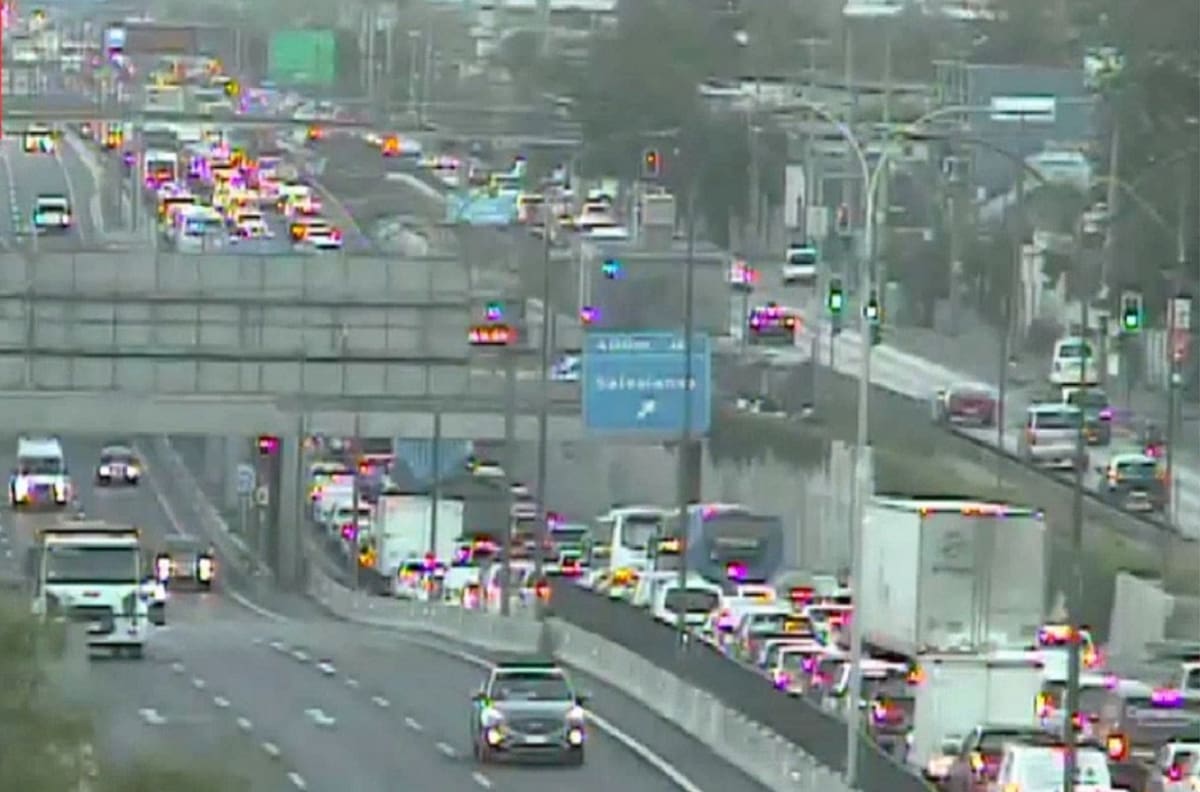 Taco en Ruta 5 Sur: Congestión vehícular kilométrica en la entrada a Santiago por controles sanitarios