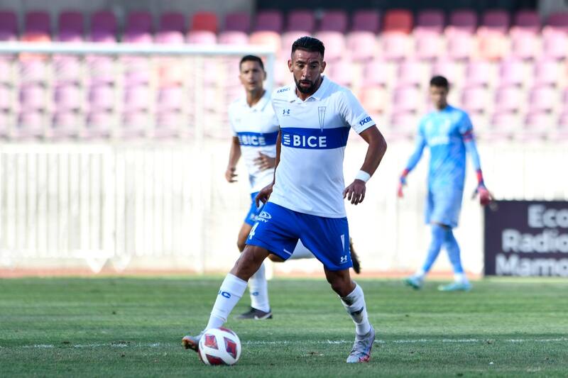 Mauricio Isla quiere volver a su nivel en la UC. Foto: Agencia Aton.