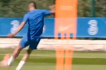 Ya se luce: El golazo de Hakim Ziyech en las prácticas del Chelsea