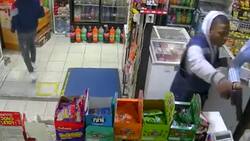 VIDEO | Tres delincuentes asaltan con pistolas y golpean a dueño de minimarket en Puerto Montt