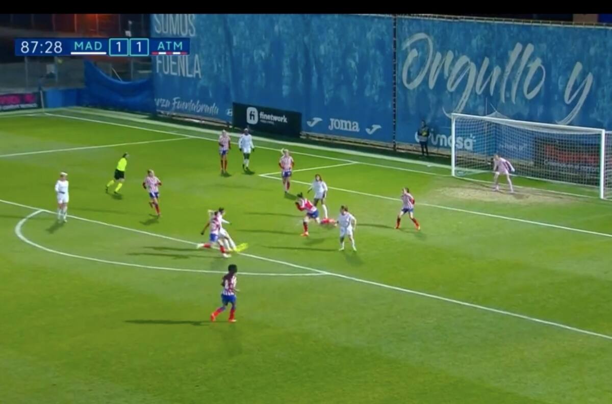 VIDEO | ¡Inatajable! Karen Araya se matriculó con un golazo ante el Atlético de Madrid