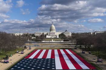 Investidura de Joe Biden: se instalaron 200 mil banderas en representación de los ciudadanos