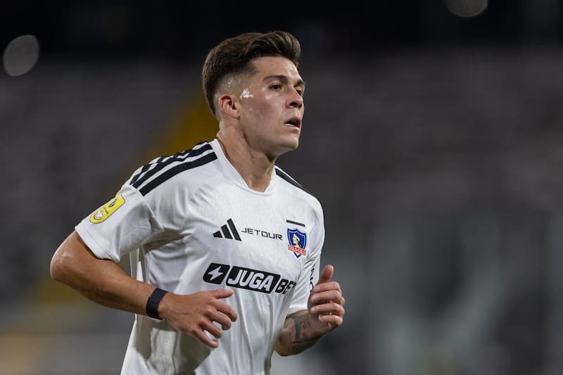 El volante jugando por Colo Colo. Foto: Felipe Escobedo / En Cancha.