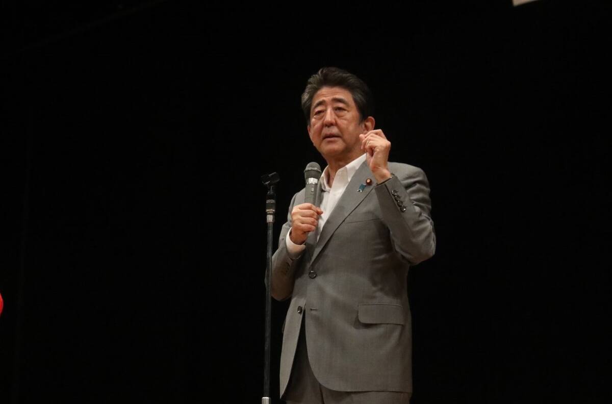 ¿Quién es Shinzo Abe? el ex primer ministro japonés que fue asesinado mientras realizaba un discurso