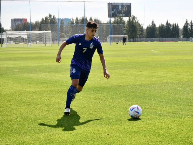 jugando por la Sub 23 de Argentina (Foto: @Argentina)