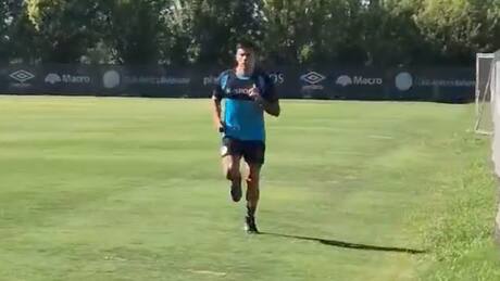 Jugador chileno llegó hace apenas unos días a Argentina y deberá buscar nuevo club: no convenció a su DT