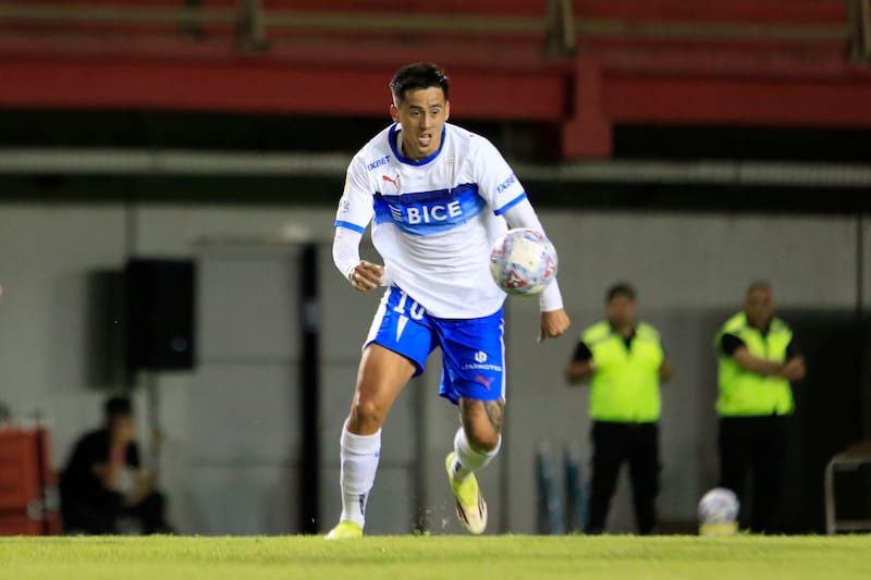 Sigue sin convencer en Universidad Católica. Agencia Aton