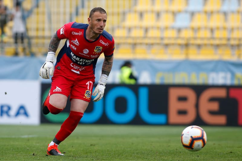 El experimentado arquero argentino llegó a Chile en 2019 y quiere ser el más longevo en la historia del fútbol nacional. (Foto: Agencia Aton)