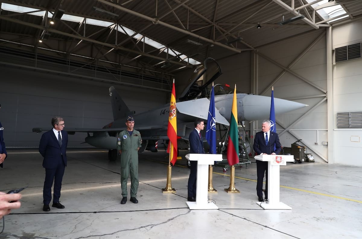 Suspenden conferencia en vivo del presidente de España por un avión ruso no identificado