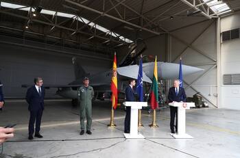 Suspenden conferencia en vivo del presidente de España por un avión ruso no identificado