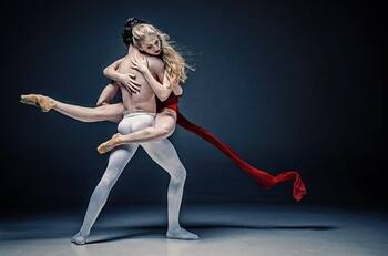 Se sacan hasta los pasos prohibidos: Conoce cuáles son los 3 signos que mejor bailan