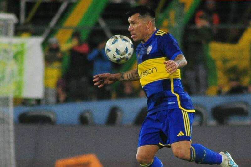 Hinchas y prensa argentina dilapidaron el reestreno de Gary Medel en Boca Juniors.