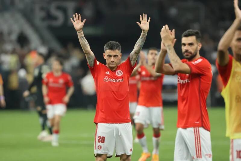 Charles Aránguiz se ganó los eligios de su técnico tras su buen nivel. Foto: Internacional.
