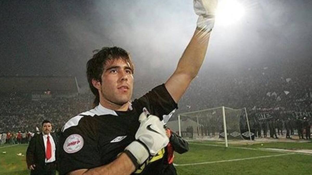 El día en que el cumpleañero Claudio Bravo le atajó el penal a Mayer Candelo
