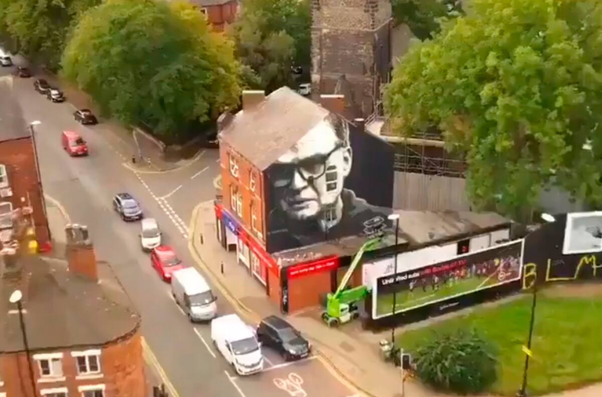 La ciudad de Leeds espera su regreso a la Premier con mural de Marcelo Bielsa