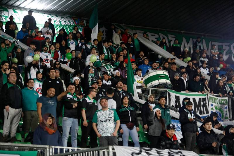 Deportes Puerto Montt lucha actualmente por la cima de Segunda División, donde marcha tercero detrás de Deportes Melipilla y Deportes Concepción. (Foto: Aton)