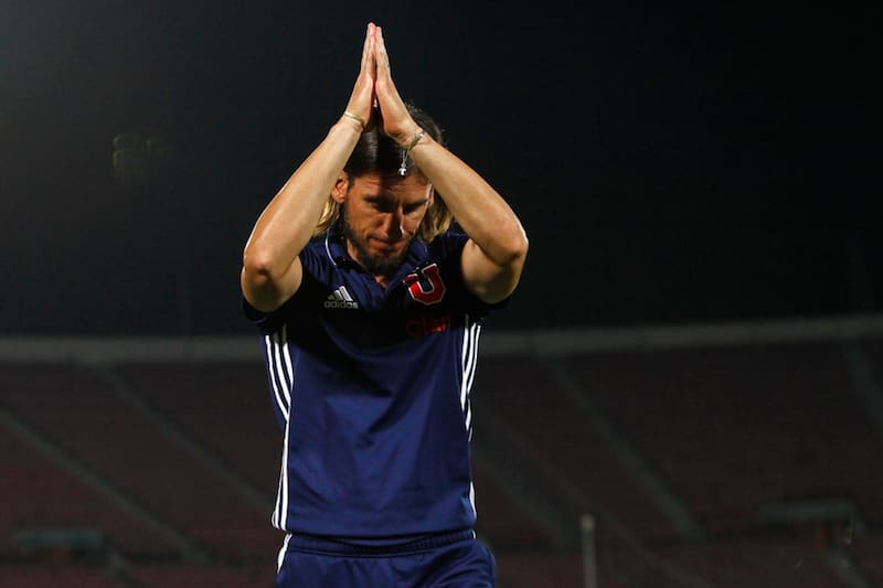 Al ex DT de la U le preguntaron si dirigiría a Colo Colo y esto respondió. Foto: Aton.