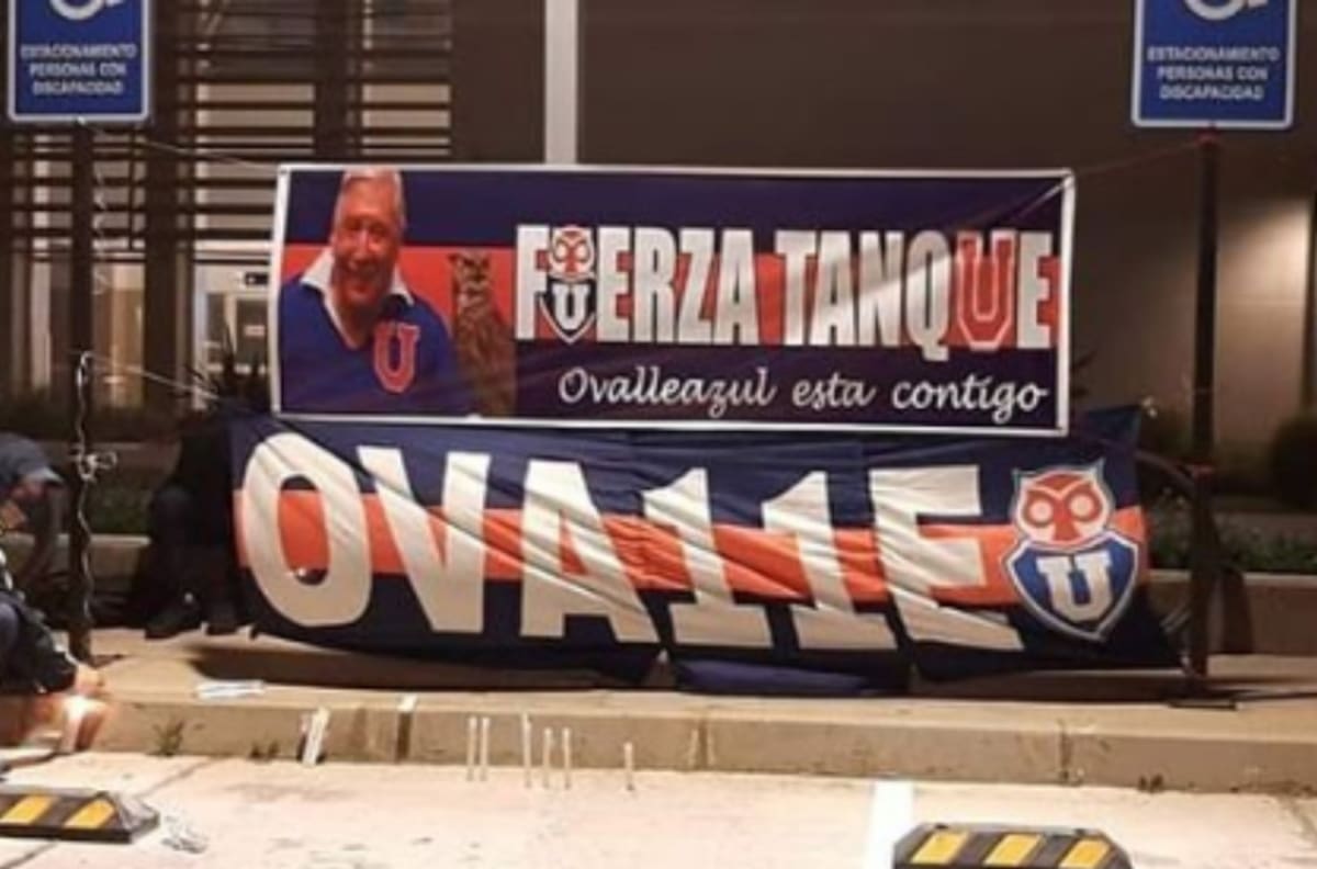 Fuerza Tanque: El banderazo que hinchas de la U le dieron a Carlos Campos en Ovalle
