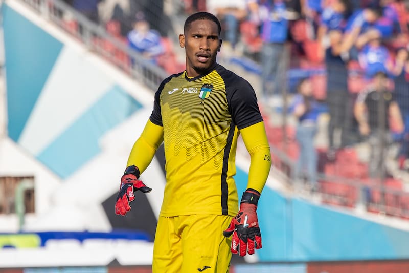 Omar Carabalí en el duelo de U. de Chile frente a O'Higgins por la Liga de Primera 2025. Foto: Felipe Escobedo