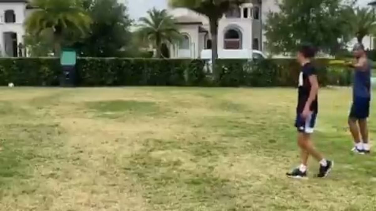 Rivaldo no lo pasa bien en la cuarentena y perdió un desafío ante su hijo