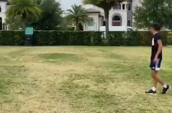 Rivaldo no lo pasa bien en la cuarentena y perdió un desafío ante su hijo