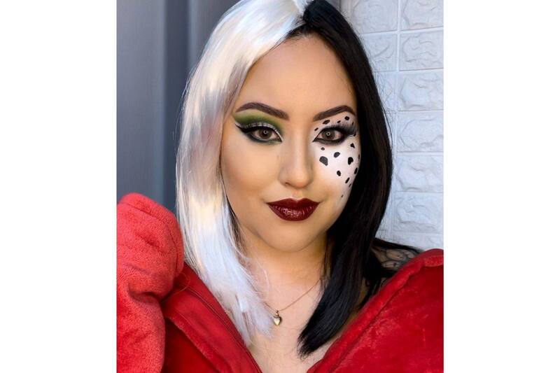 Así de fácil se puede hacer el maquillaje de esta villana.
Créditos: Pinterest.