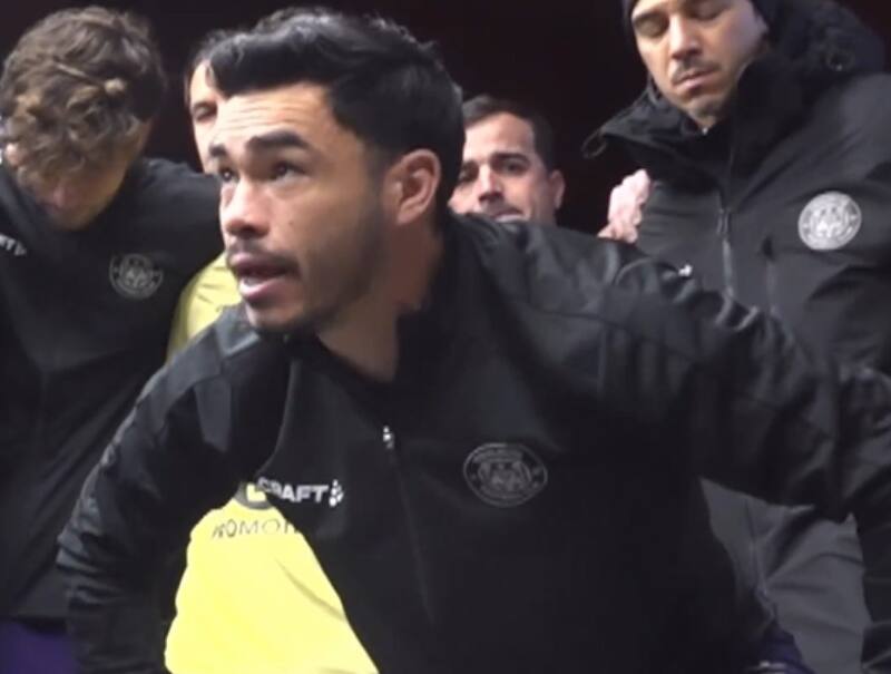 Entregando motivadora arenga en Toulouse