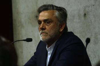 Pablo Longueira renunció nuevamente a la UDI y acusó "oscura maniobra"