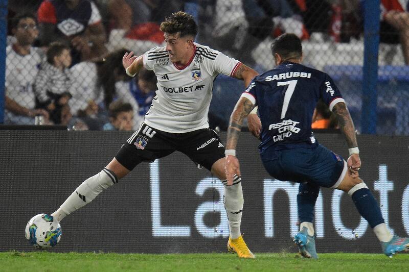 con la camiseta de Colo Colo.