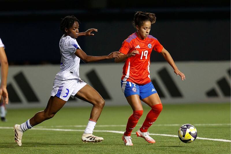 Pamela Cabeza (en la foto) marcó por primera vez con la camiseta de la Selección Chilena. Foto: Comunicaciones/FFCh