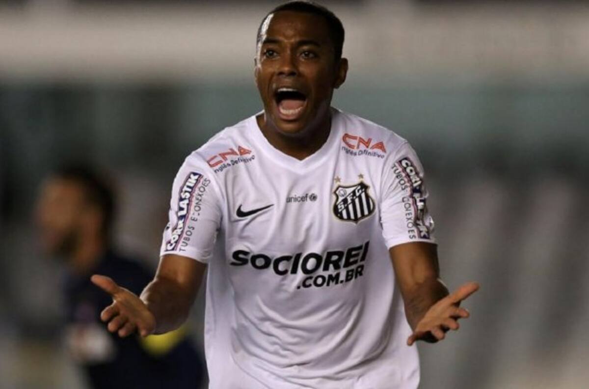 Robinho rompió el silencio tras ser despedido del Santos apenas seis días después de su arribo