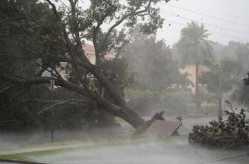 VIDEO I Huracán Ian pierde fuerza: Mientras que rescatistas no dan a basto en Florida, miles de personas piden auxilio