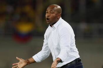 Ex ayudante de Reinaldo Rueda en La Roja duró 4 meses como director técnico