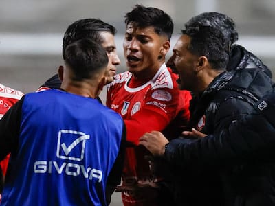 Polémica: todos en Unión La Calera pidieron penal tras esta mano en el área de Colo Colo